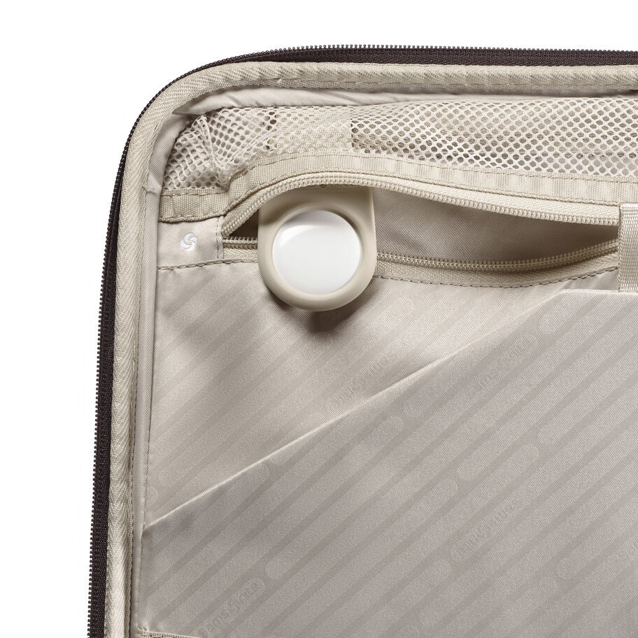 Paralux Global Carry-On Spinner in the color Coffee Bean. image number 8